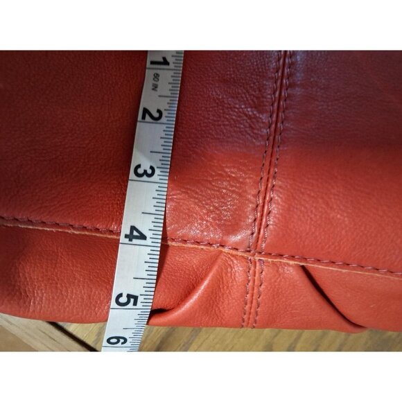American Leather Co. Red Leather Tote Bag With Stitched Detailing & Zipper Pocke - Picture 6 of 8